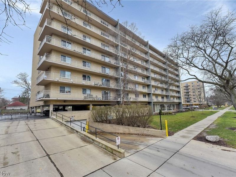 10301 Lake Avenue, Unit 807, Lakewood, OH 44102 Photo 2