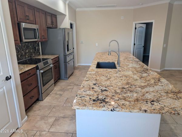 900 S CANAL Drive, Unit 206, Chandler, AZ 85225