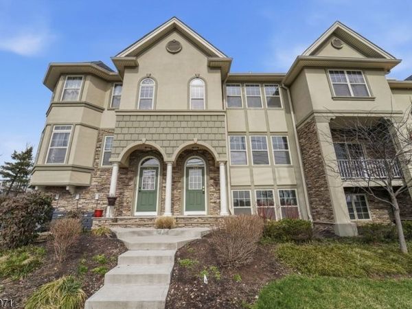 704 Green Ln, Union, NJ 07083