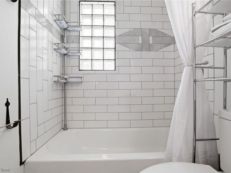 6703 Theota Avenue, Parma, OH 44129 Photo 14