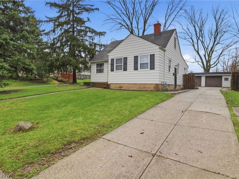 6703 Theota Avenue, Parma, OH 44129 Photo 2