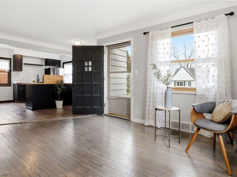 6703 Theota Avenue, Parma, OH 44129 Photo 4