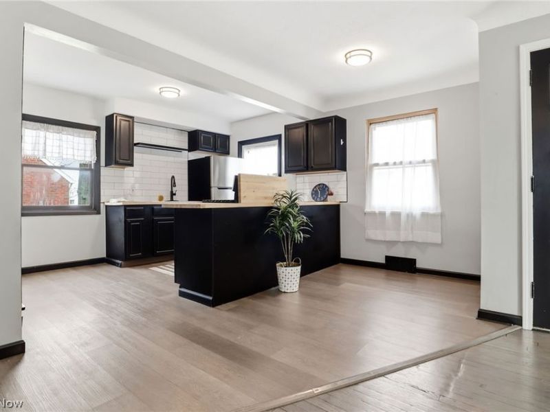 6703 Theota Avenue, Parma, OH 44129 Photo 6