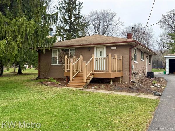 5036 Beecher Road, Flint Twp, MI 48532