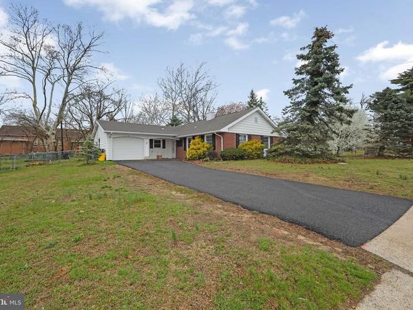 2 S SUNSET ROAD, WILLINGBORO, NJ 08046