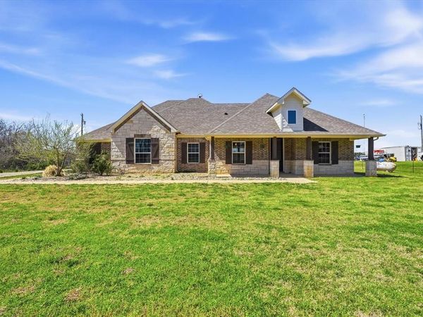 4870 County Road 1037 , Celeste, TX 75423