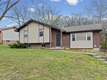 4819 N REVERE Street, Kansas City, MO 64151