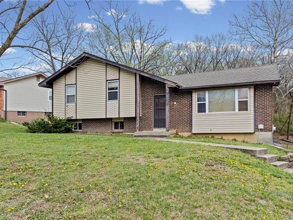 4819 N REVERE Street, Kansas City, MO 64151