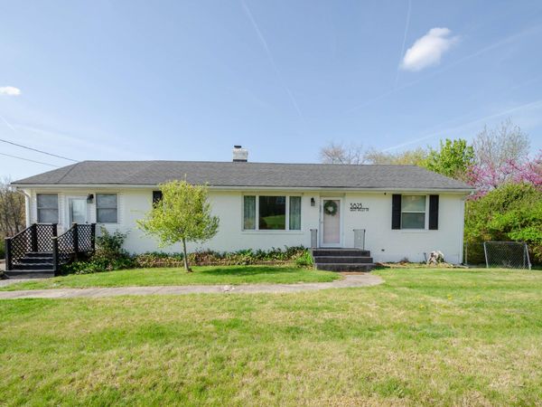 3823 Green Valley DR , Roanoke, VA 24018