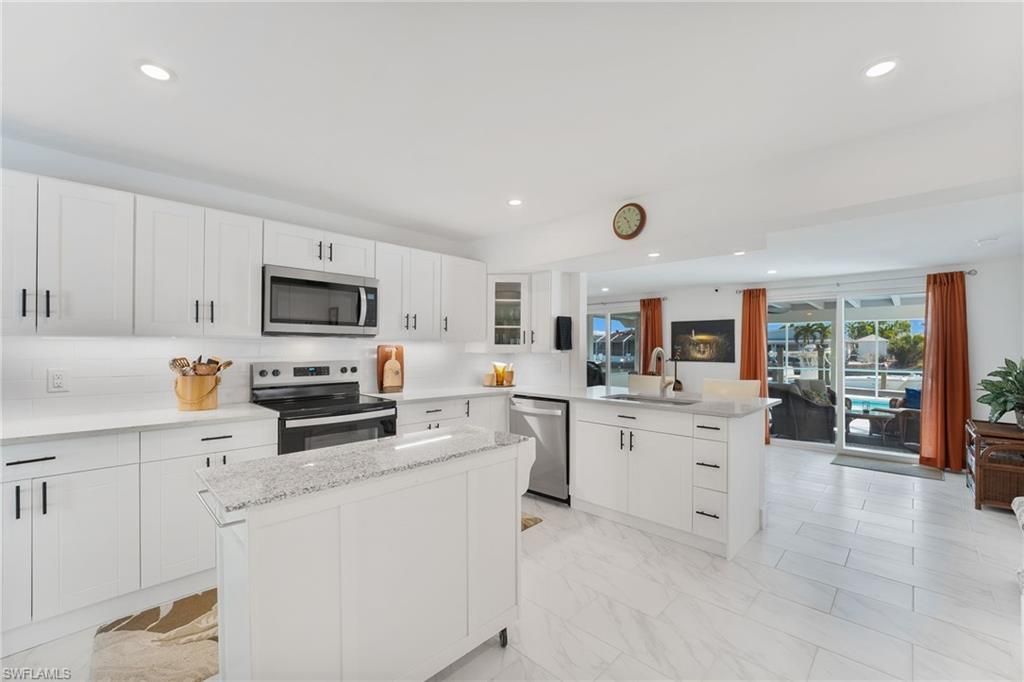 9 Fairview Blvd, Fort Myers Beach, FL 33931 Photo