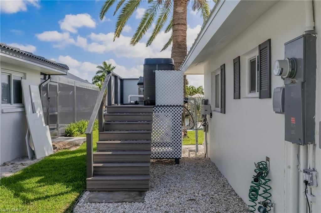 9 Fairview Blvd, Fort Myers Beach, FL 33931 Photo