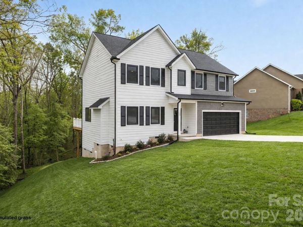 1928 46th Avenue Drive NE, Hickory, NC 28601