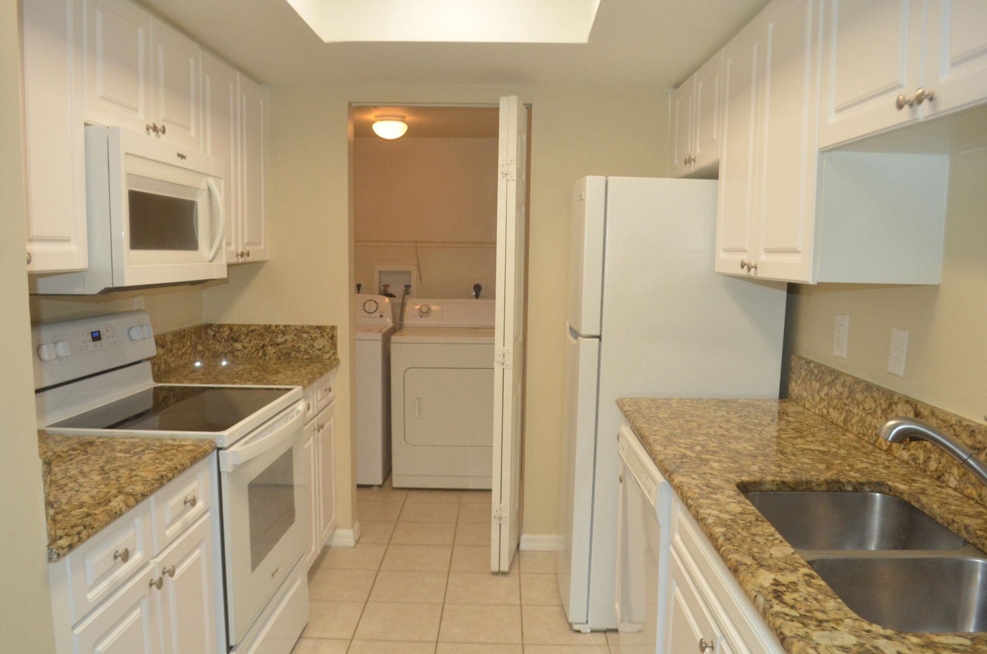 900 S Crestwood Ct Court S, Unit 908, Royal Palm Beach, FL 33411 Photo