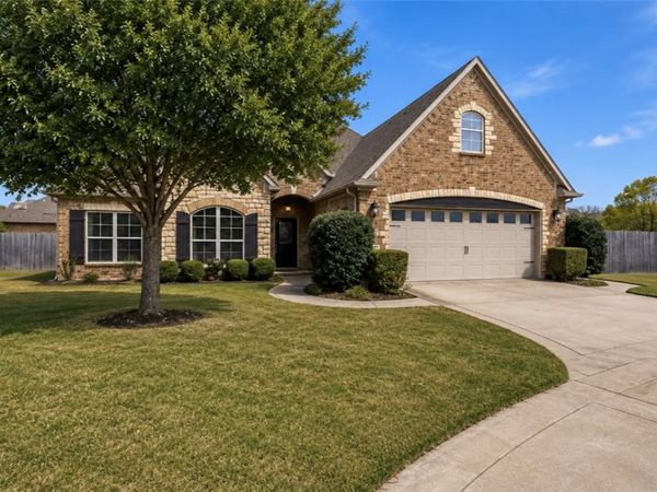3907 W Mountain View Drive, Fayetteville, AR 72704