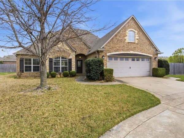 3907 W Mountain View Drive, Fayetteville, AR 72704