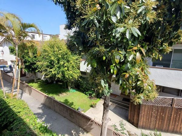 1438 S Barrington Avenue, Unit Apt 3, Los Angeles, CA 90025