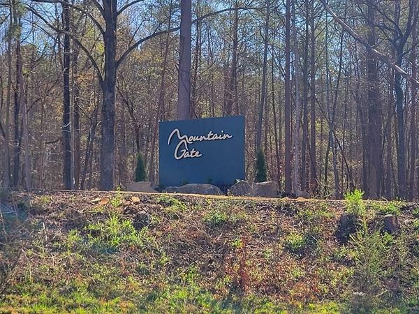 23 Mountaingate Way, Ellijay, GA 30536