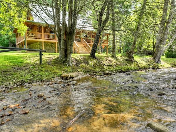 656 Newberry Drive, Ellijay, GA 30536