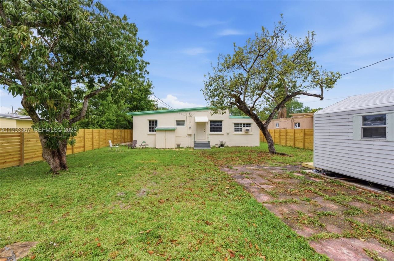 1620 NE 160th St , Unit 1620, North Miami Beach, FL 33162 Photo