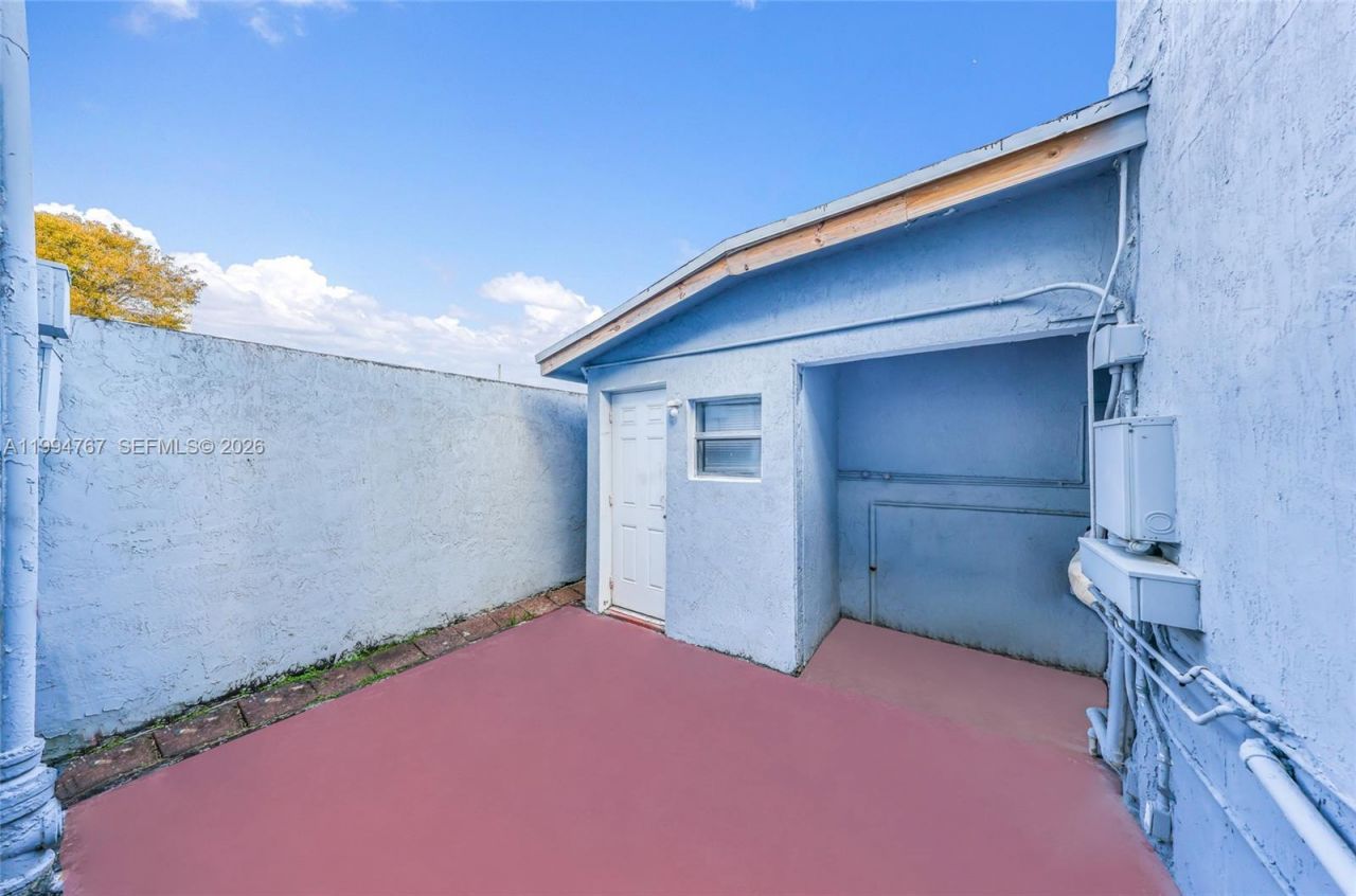 330 NW 25th Ave , Miami, FL 33125 Photo