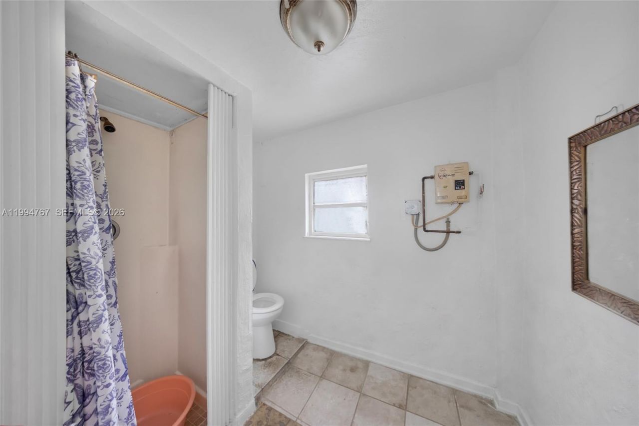 330 NW 25th Ave , Miami, FL 33125 Photo