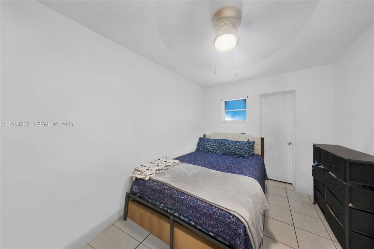 330 NW 25th Ave , Miami, FL 33125 Photo