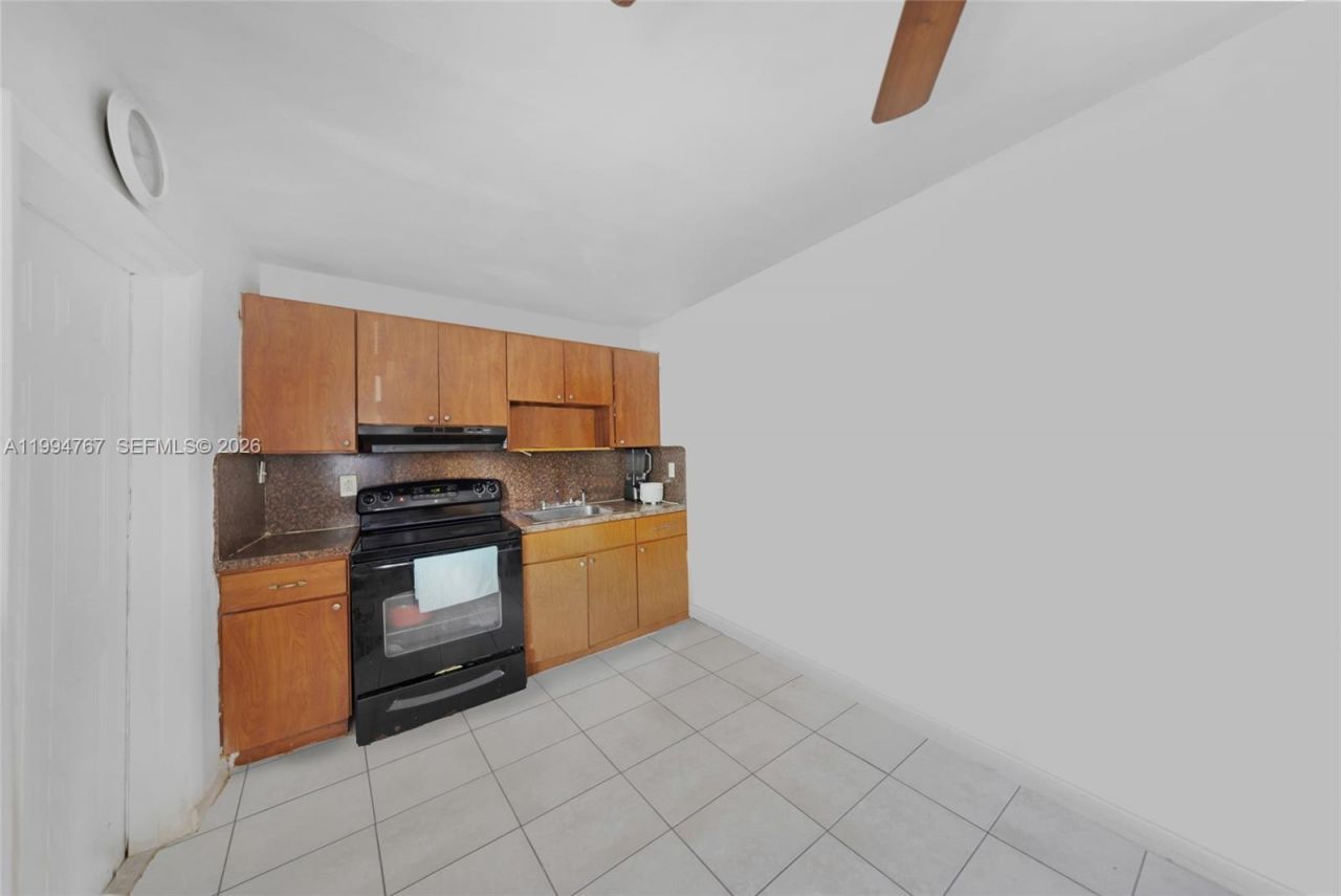 330 NW 25th Ave , Miami, FL 33125 Photo