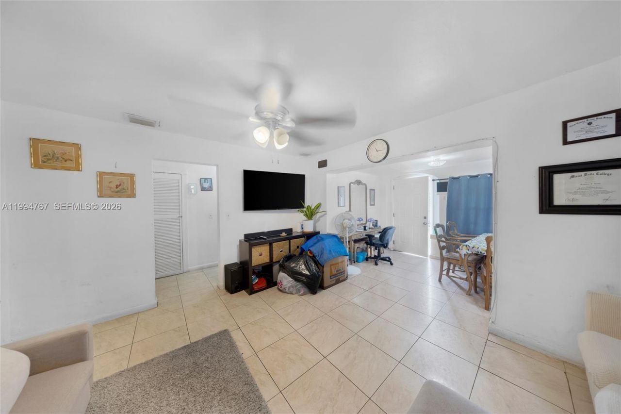 330 NW 25th Ave , Miami, FL 33125 Photo