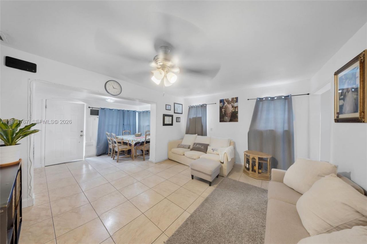 330 NW 25th Ave , Miami, FL 33125 Photo