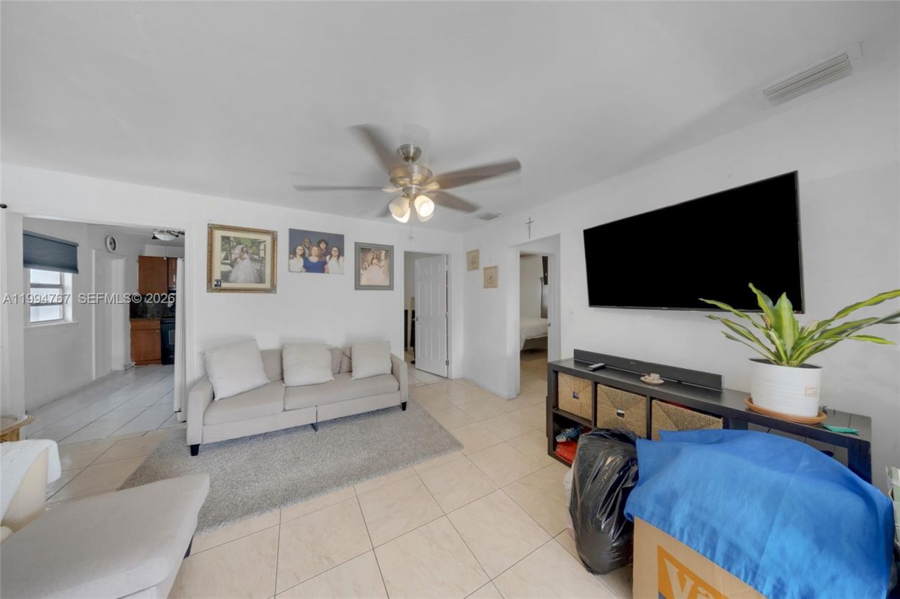 330 NW 25th Ave , Miami, FL 33125 Photo