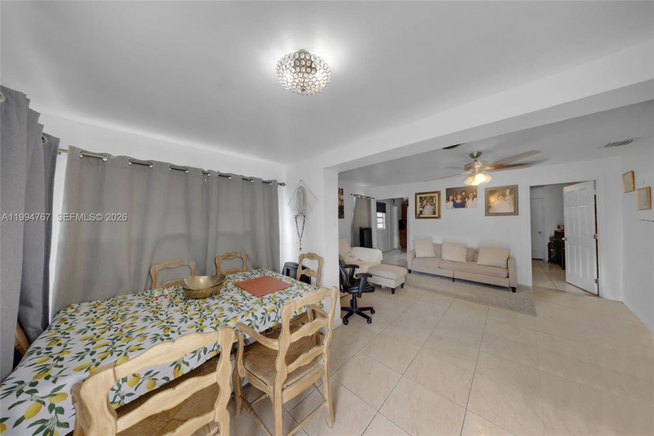 330 NW 25th Ave , Miami, FL 33125 Photo