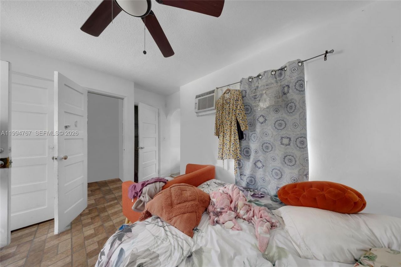 330 NW 25th Ave , Miami, FL 33125 Photo