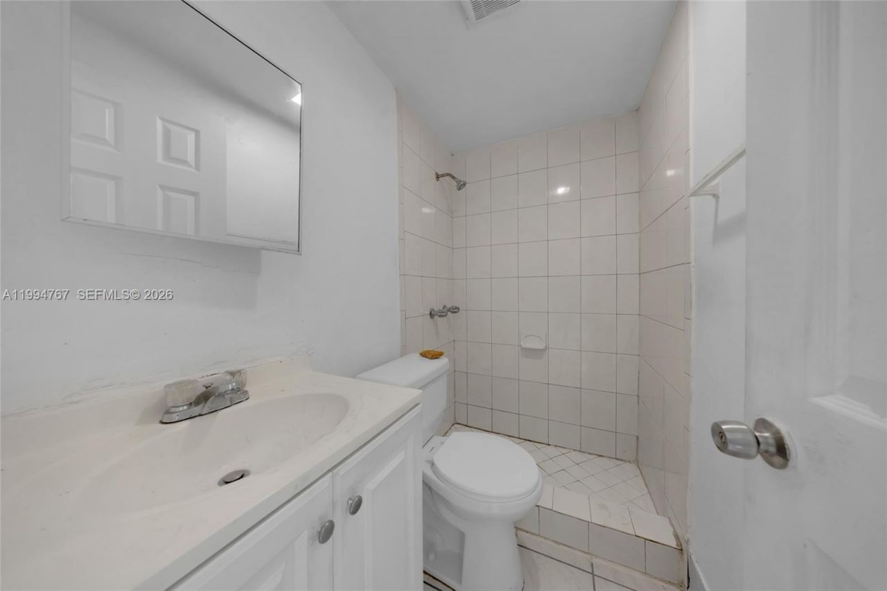 330 NW 25th Ave , Miami, FL 33125 Photo