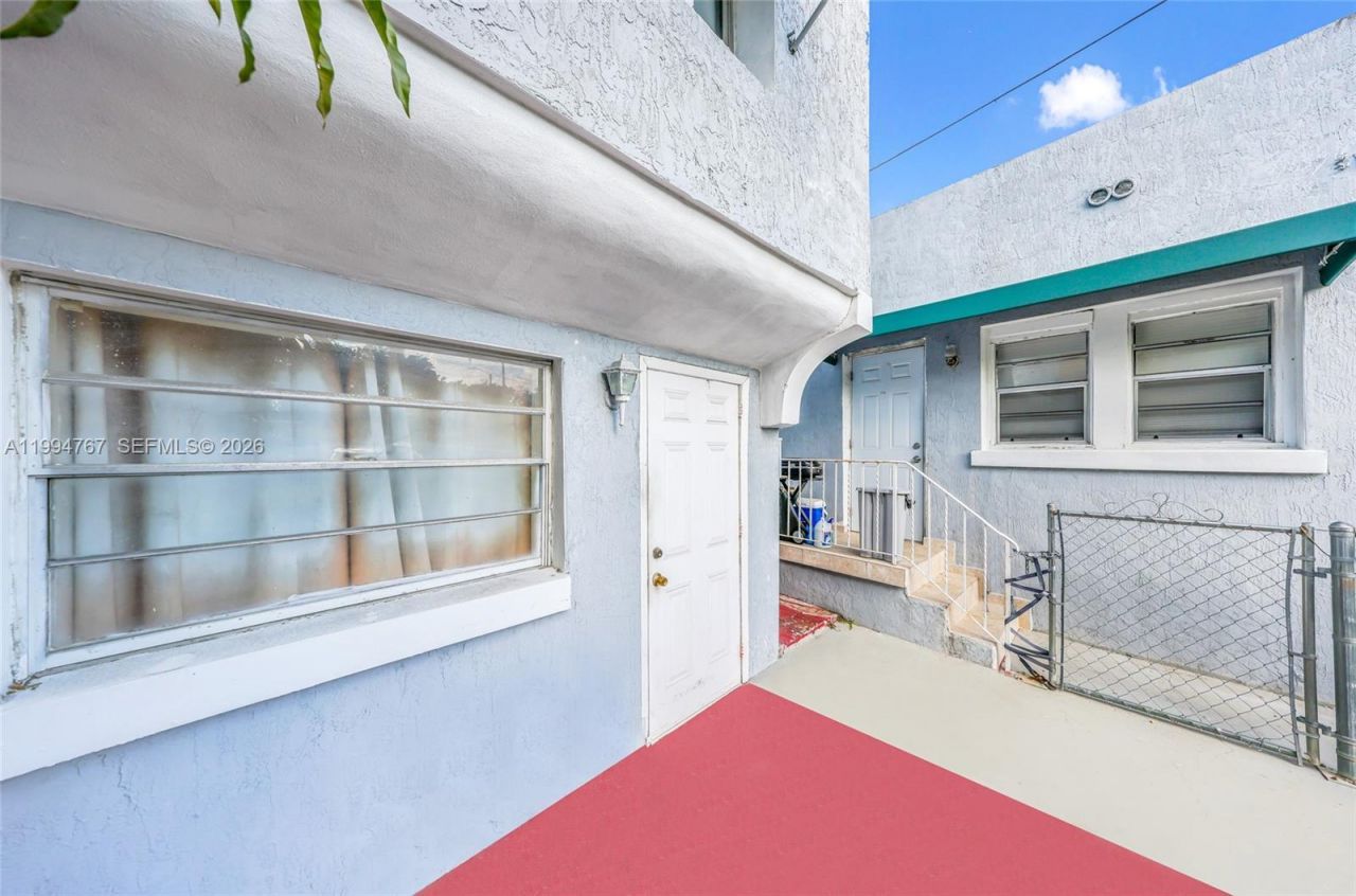 330 NW 25th Ave , Miami, FL 33125 Photo