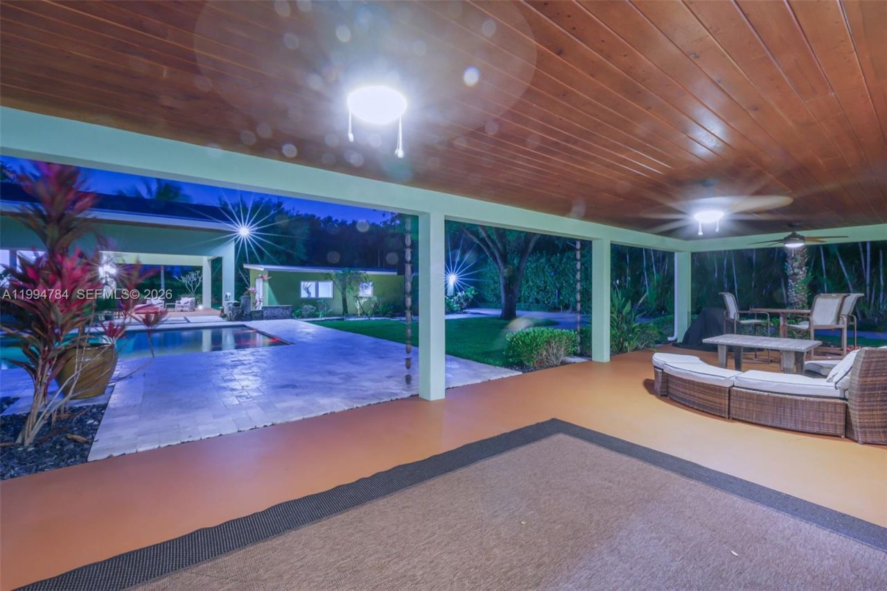 9234 SW 112th St , Miami, FL 33176 Photo