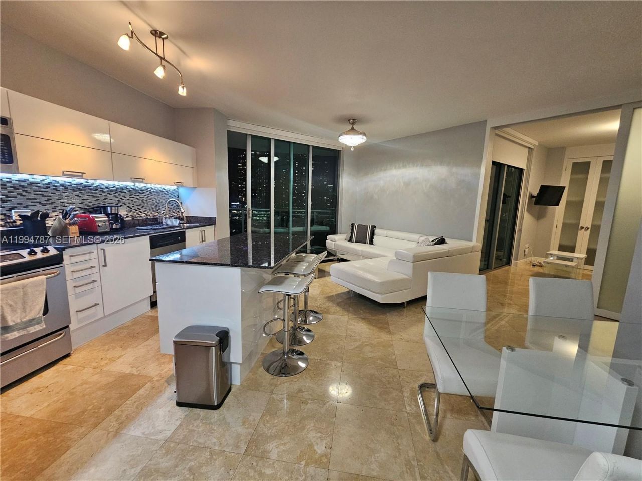 350 S Miami Ave , Unit 2714, Miami, FL 33130 Photo