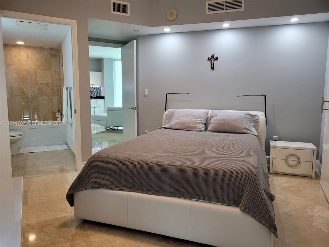 350 S Miami Ave , Unit 2714, Miami, FL 33130 Photo