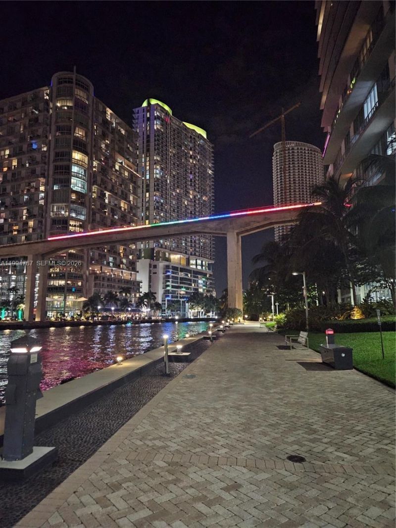 350 S Miami Ave , Unit 2714, Miami, FL 33130 Photo