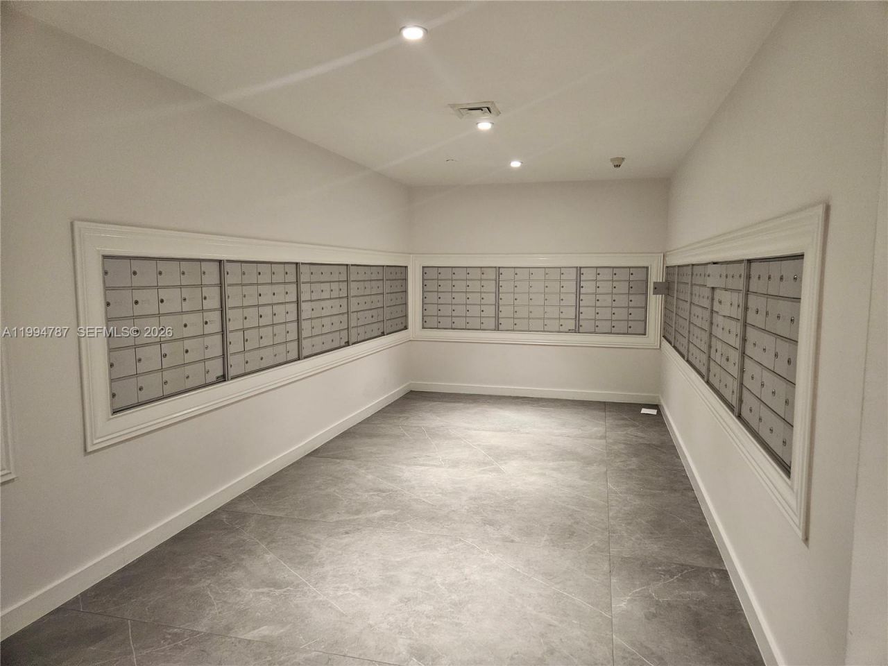 350 S Miami Ave , Unit 2714, Miami, FL 33130 Photo