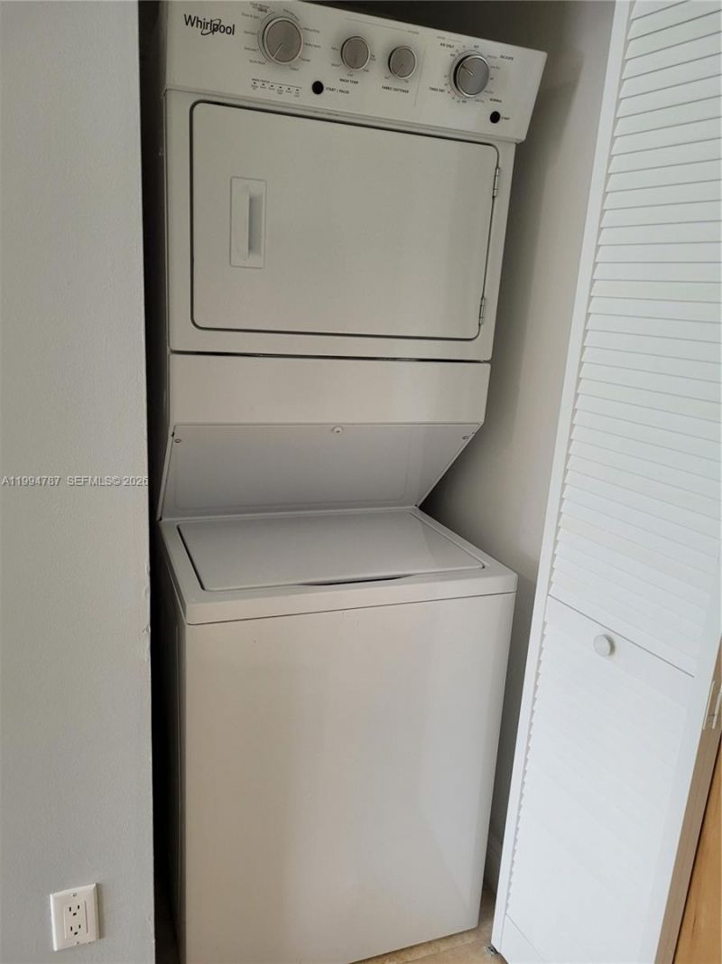 350 S Miami Ave , Unit 2714, Miami, FL 33130 Photo