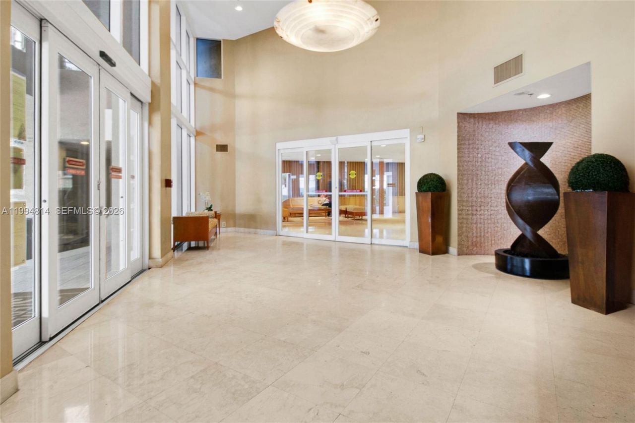 6767 Collins Ave, Unit 504, Miami Beach, FL 33141 Photo