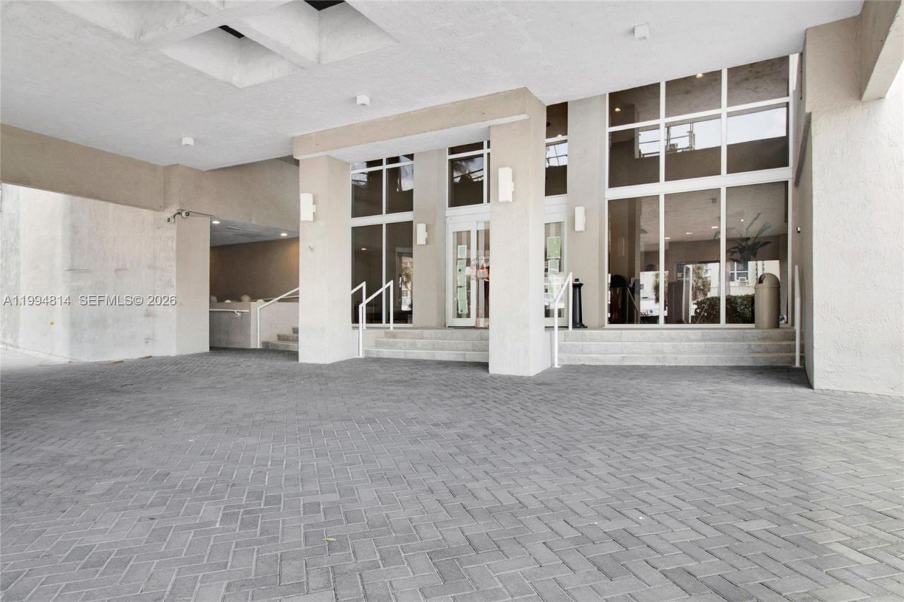 6767 Collins Ave, Unit 504, Miami Beach, FL 33141 Photo