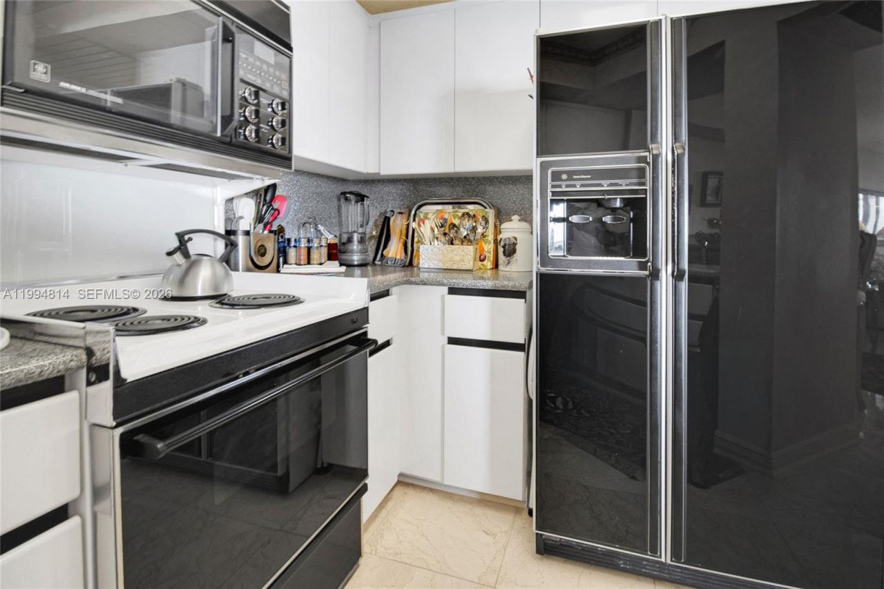 6767 Collins Ave, Unit 504, Miami Beach, FL 33141 Photo