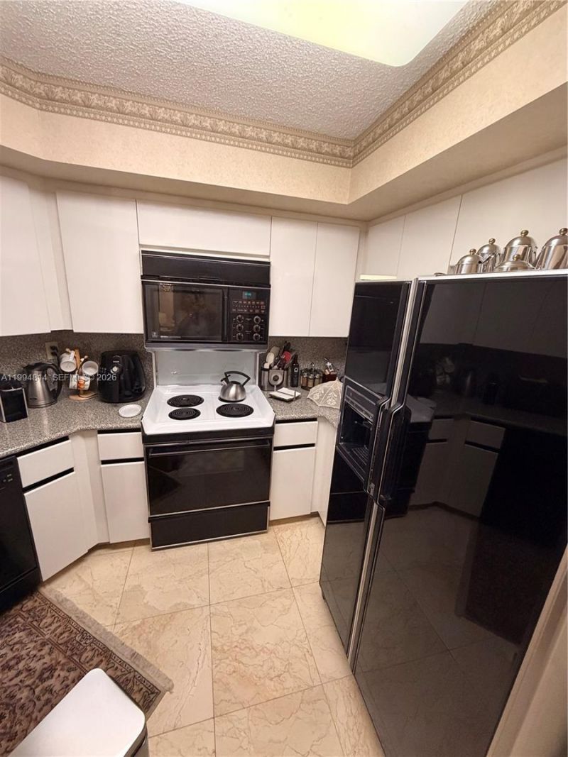 6767 Collins Ave, Unit 504, Miami Beach, FL 33141 Photo