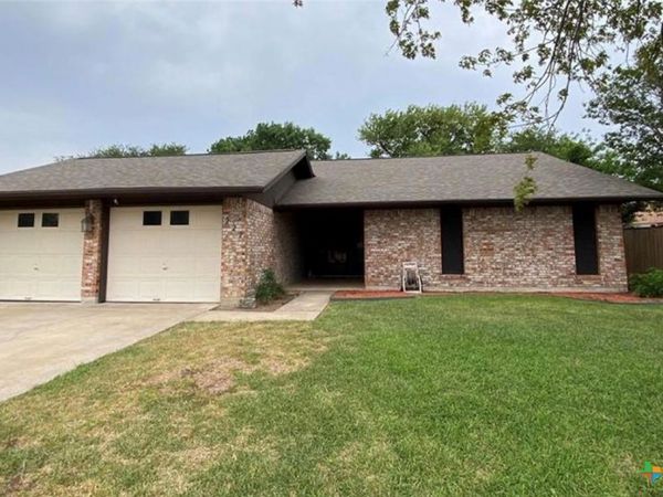227 Briarmeadow Lane , Victoria, TX 77904