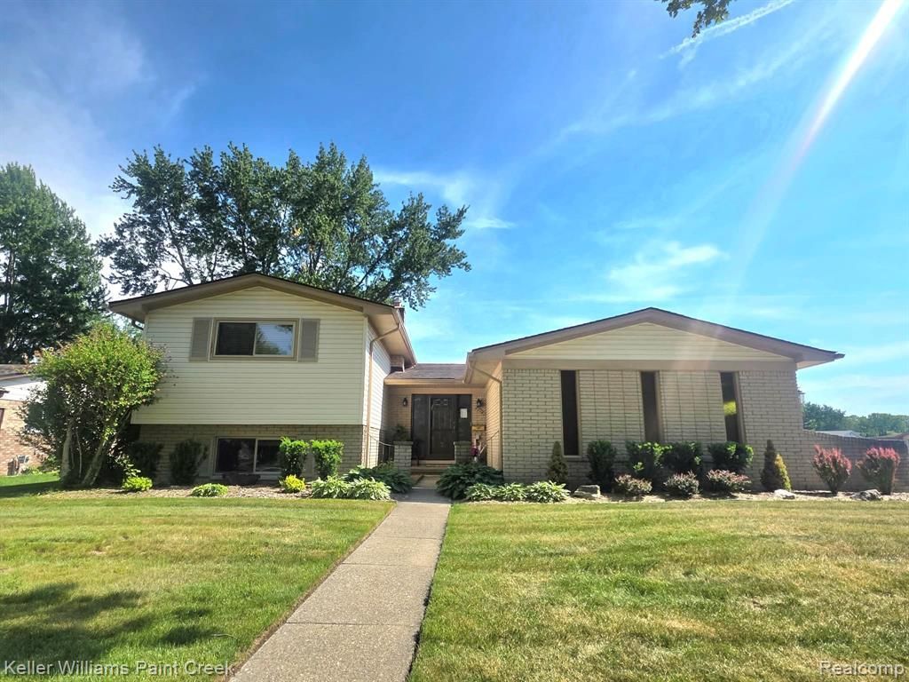 4714 Pickwick Drive, Sterling Heights, MI 48310 Main Photo