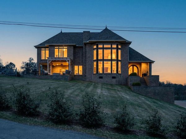 501 River Trace Dr , Dover, TN 37058