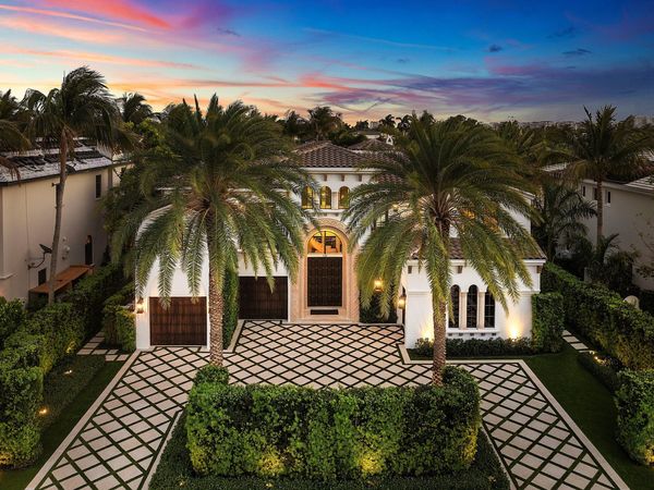 520 NE Waterway Lane, Boca Raton, FL 33432