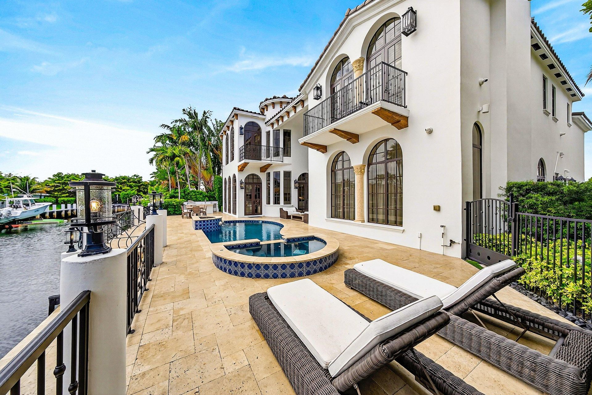 520 NE Waterway Lane, Boca Raton, FL 33432 Photo