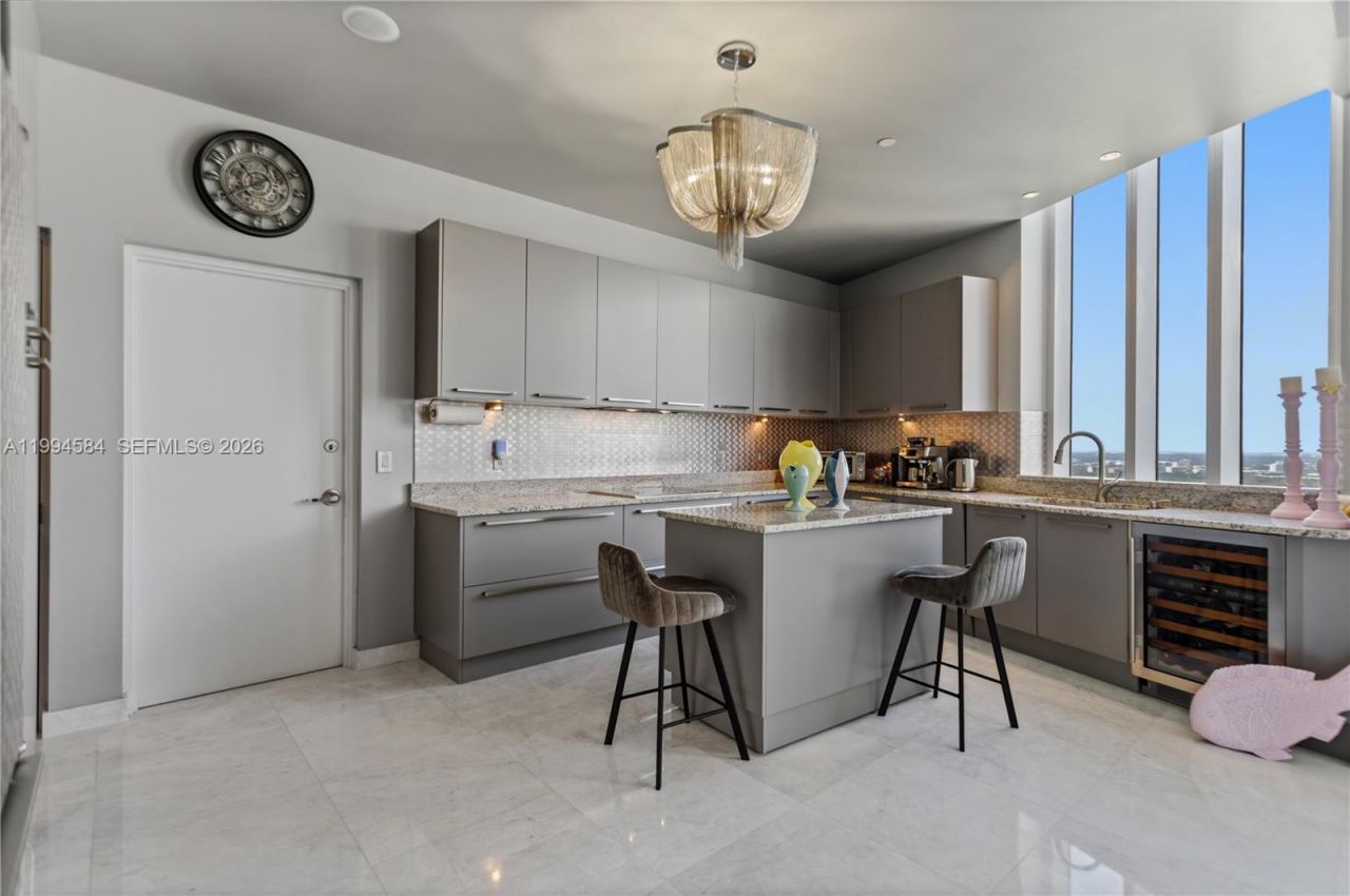 15811 Collins Ave , Unit 4004, Sunny Isles Beach, FL 33160 Photo